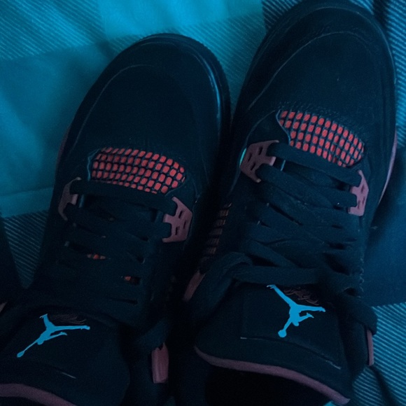 jordan 4 red thunders main image 6